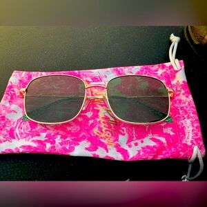 Lilly Pulitzer Sunglasses with Pink Case